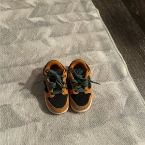 Nike dunks size 7c